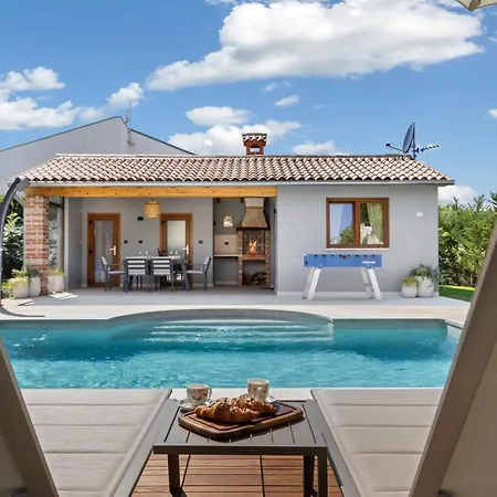 Mala Kuca Mara - Managed By Travel Istria Penzion 3*