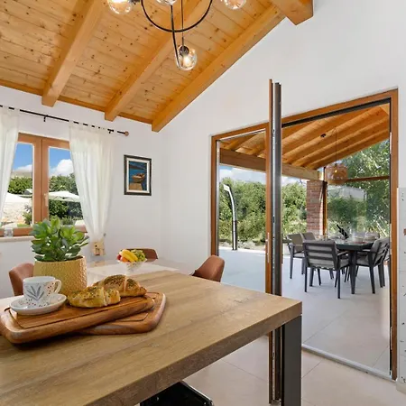 Mala Kuca Mara - Managed By Travel Istria Cabrunici