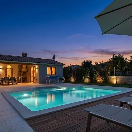 Mala Kuca Mara - Managed By Travel Istria Penzion Cabrunici